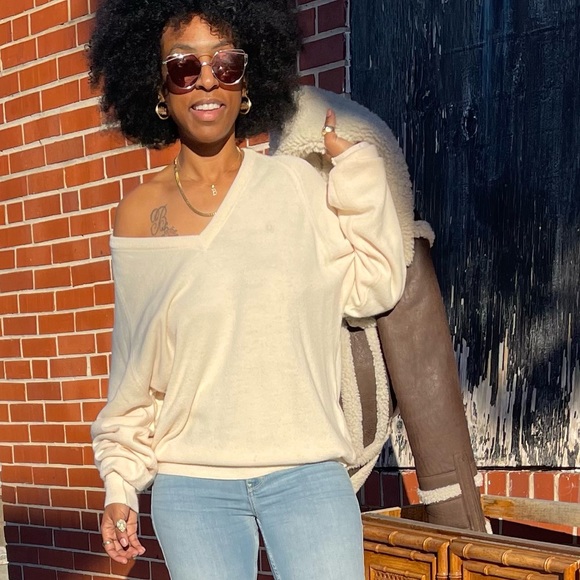 Cream vintage Christian Dior sweater - Picture 3 of 8